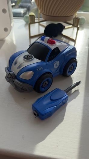2 Toy cars