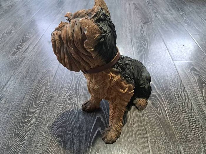Leonardo Collection Yorkshire Terrier statue