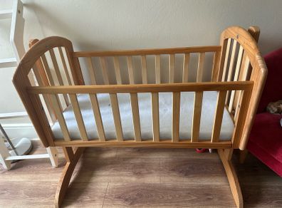 baby crib