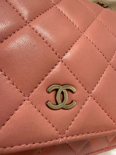 Chanel wallet on chain