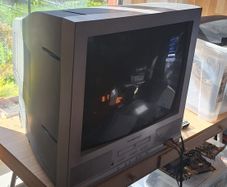PowerPoint PP2190 Retro CRT TV with Remote  TV with Remote