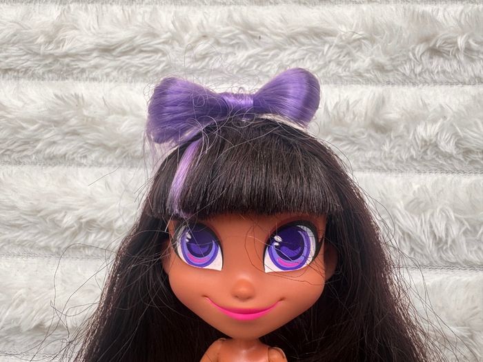 Hairdorables Global Skylar Series 2 approx. 12 cm. Used Please see photos
