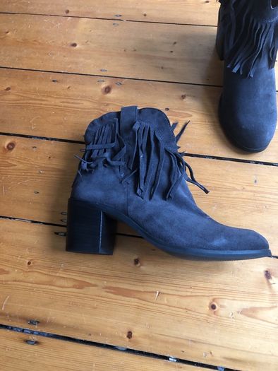 Suede ankle boots REDUCED