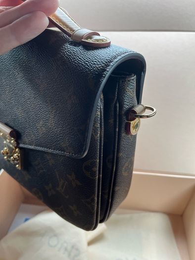 Louis Vuitton Pochette Metis handbag