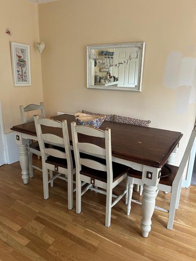 Kitchen Table w/ 4 chairs and bench