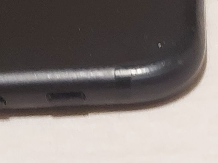 2 xApple Iphone 7, 32GB, Activation Locked, For parts or repair, Excellent Cosmetic Condition