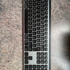 PRICE DROP! Wireless Logitech MX Keys for Mac