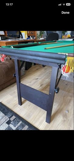 Pool table