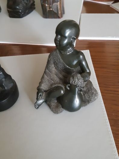 Ex film props, figurines