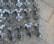 cabinet hinges