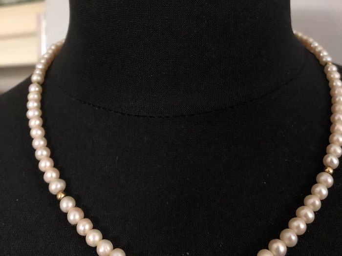 pearl necklace