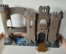 Chronicles of Narnia Castle Playset 2008