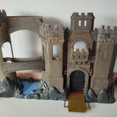 Chronicles of Narnia Castle Playset 2008