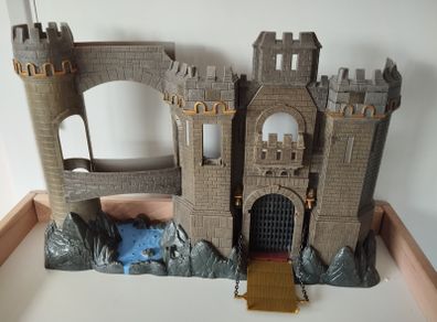 Chronicles of Narnia Castle Playset 2008