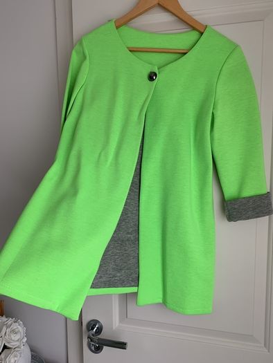 Lovely jacket size uni(6-10) like new