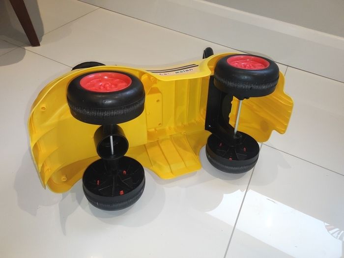 CoComelon Lights and Sounds Activity School Bus Ride-On