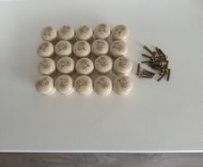 Cream knobs