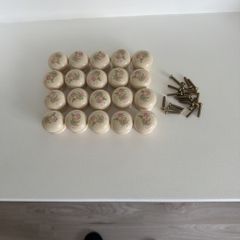 Cream knobs