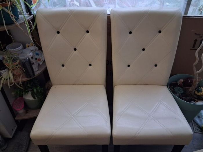 Glass top table and 4 leather chairs