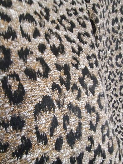 Leopard print cropped trousers