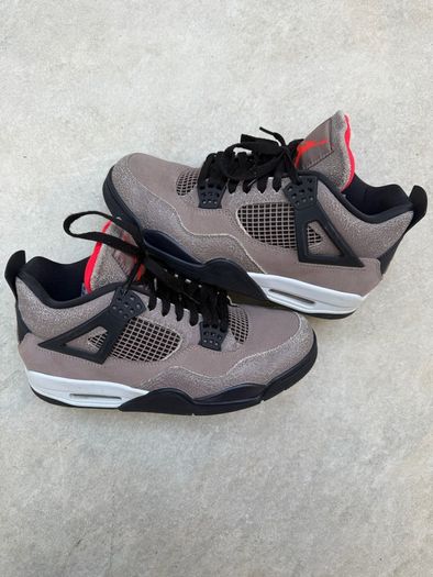 Jordan 4 Retro Taupe Haze DB0732-200