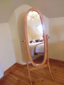 bedroom mirror