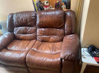 2 seater leather recliner