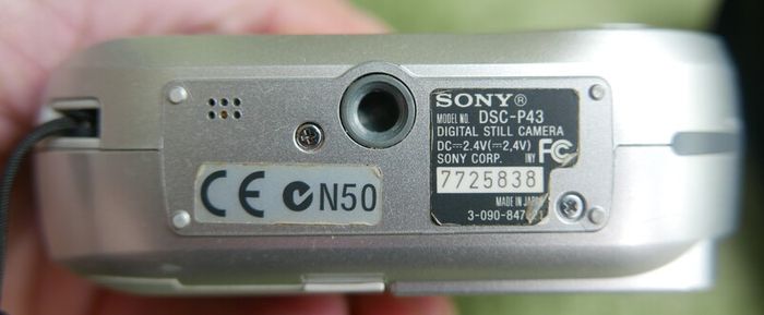 Sony Cyber-shot DSC-P43 4.1MP Digital Camera - Silver Tested