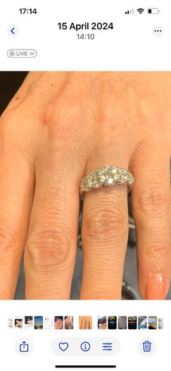 Beautiful 5 stone diamond dress ring in 18ct white gold