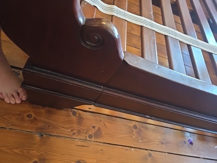 SUPER king size sleigh bed