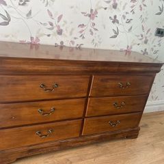 EZ Living Chest of drawers