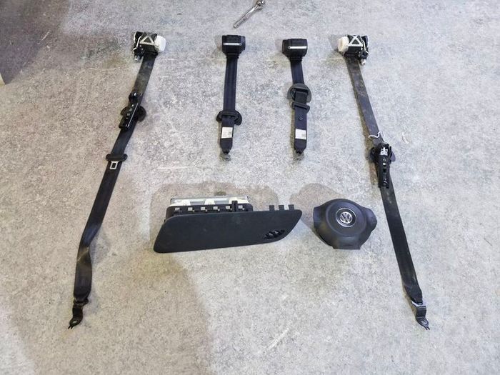 polo airbag kit + seatbelts