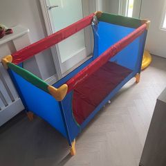Travel cot