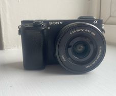 Sony a6300 + 16-50 kit lense