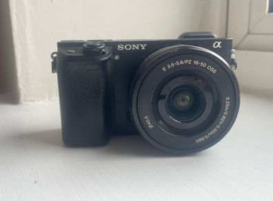 Sony a6300 + 16-50 kit lense