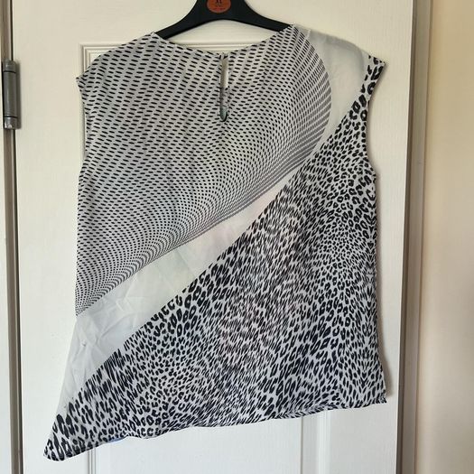 Italian top Uk size 12
