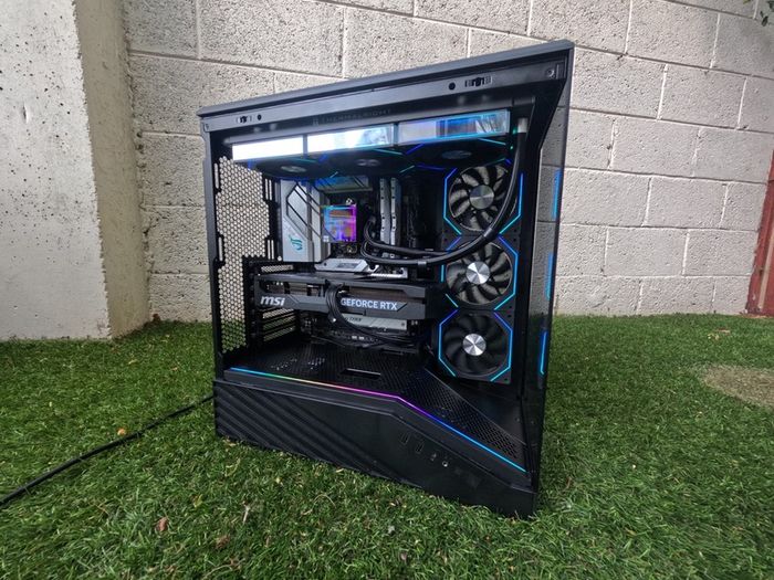 Gaming PC - Ryzen 7 7800X3D / RTX 5070 Ti