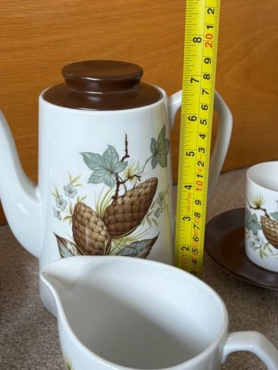 mid-century 15-piece Alfred Meakin coffee set in the "Fir Cone" (or "Hedgerow")