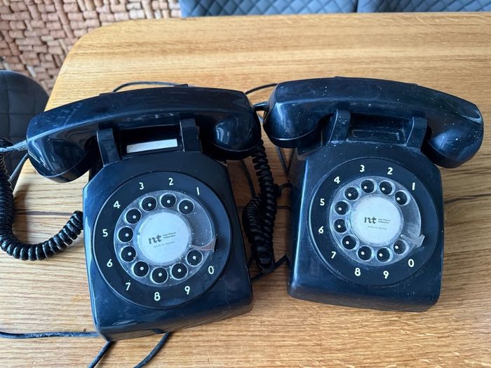 vintage-retro phones
