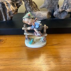 Vintage Hummel Figurine