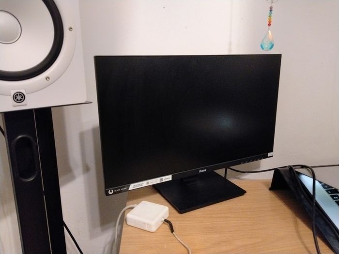 TV/ Monitor