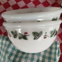 2 x Vintage Pyrex Bowls