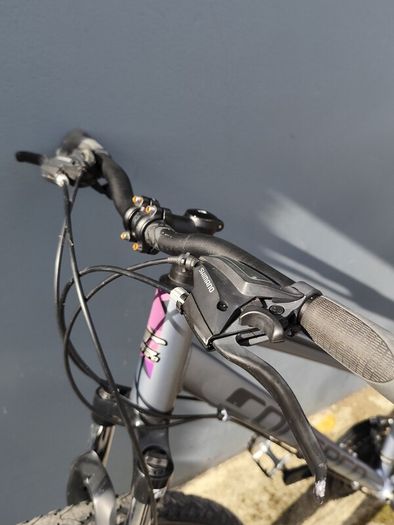 Hybrid bike - Unisex, like new