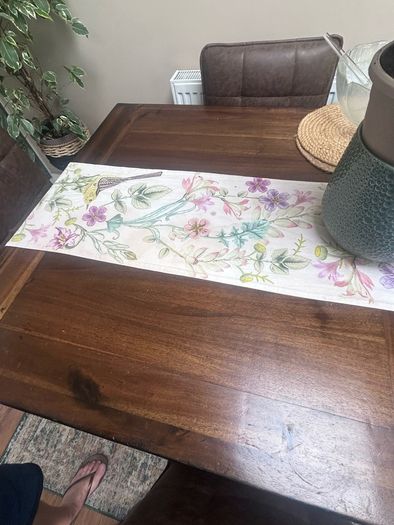Table & chairs