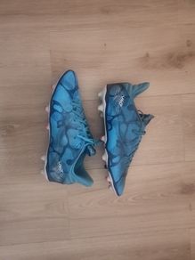 KIPSTA football boots SIZE 8