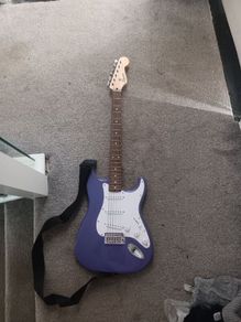 squier sonic strat LRL ultra violet