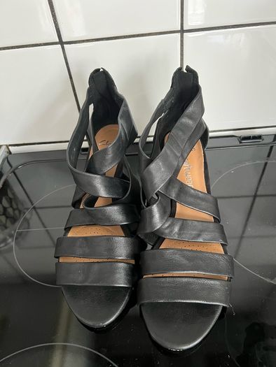 Ladies Clark's shoes size 6.5