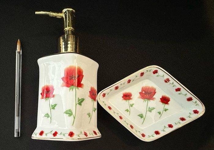 Leonardo Collection Soap Dispenser Bathroom Set.