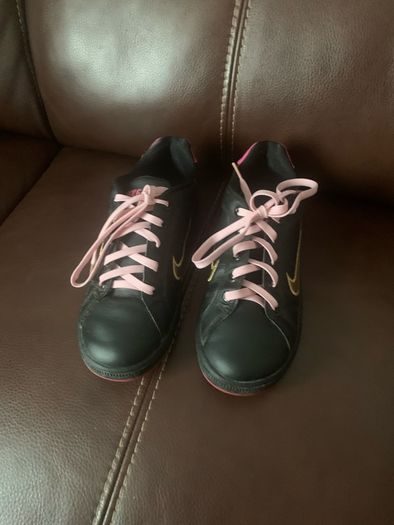 Women Nike trainers size UK5.5