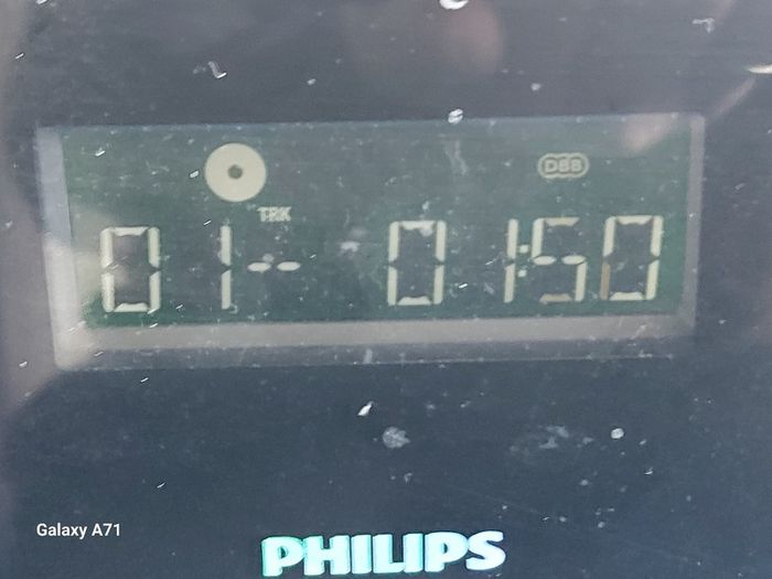 Phillips Micro System. Model DCM276-05, Radio,CD,Ipod,USB, etc, all working perfect and in excellent condition